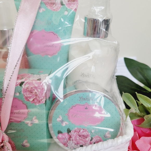 Aromatherapy Bath Body 7 Piece Gift Set - Picture 3 of 6